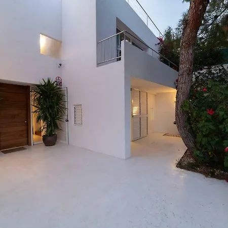 Villa Innocence
